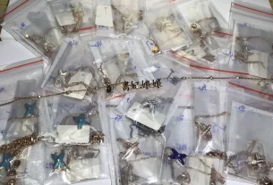 四叶草爱心项链：浪漫四叶草设计，时尚项链佩戴指南及选购技巧