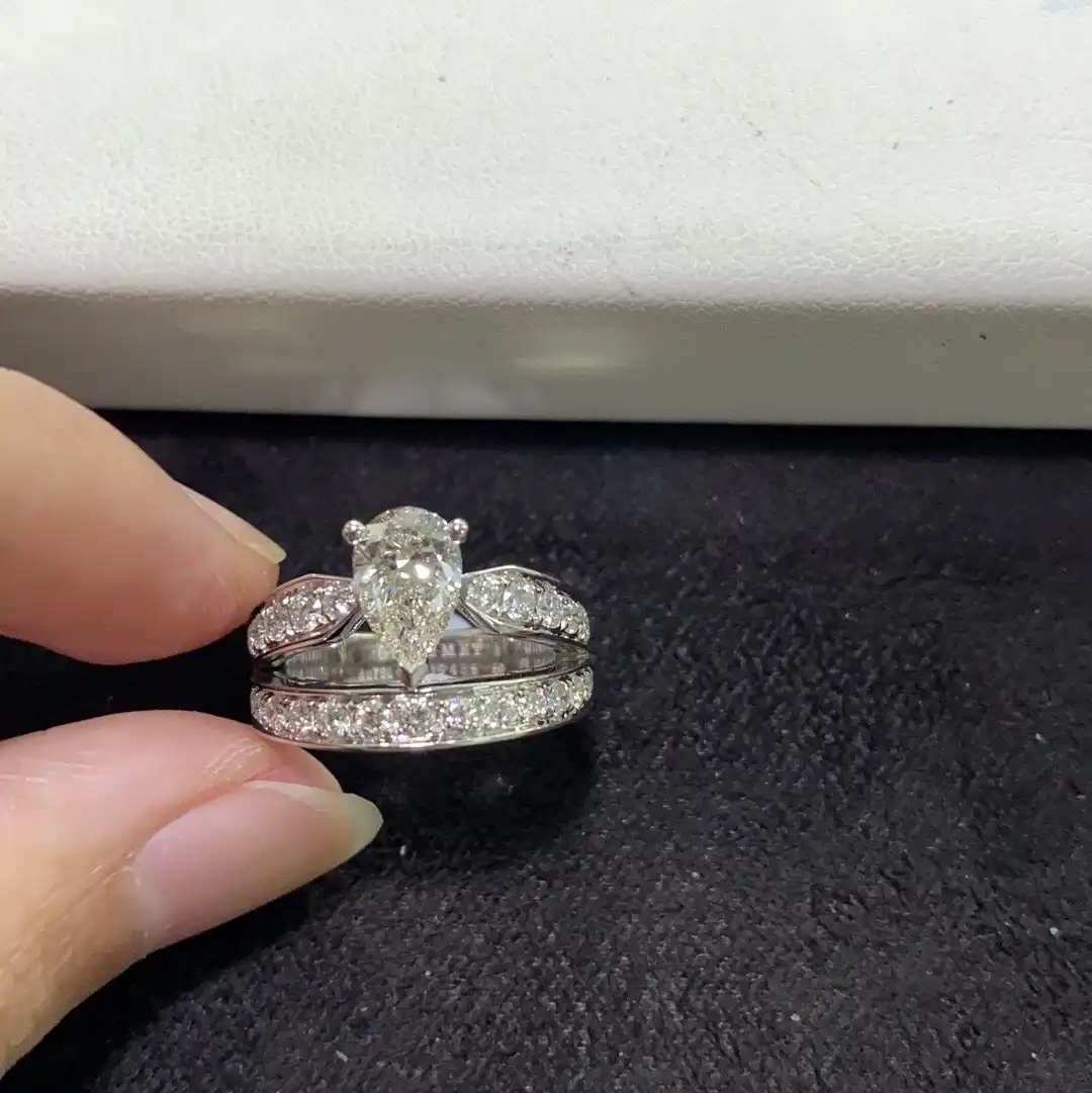 四叶草白贝母手串定制图片展示