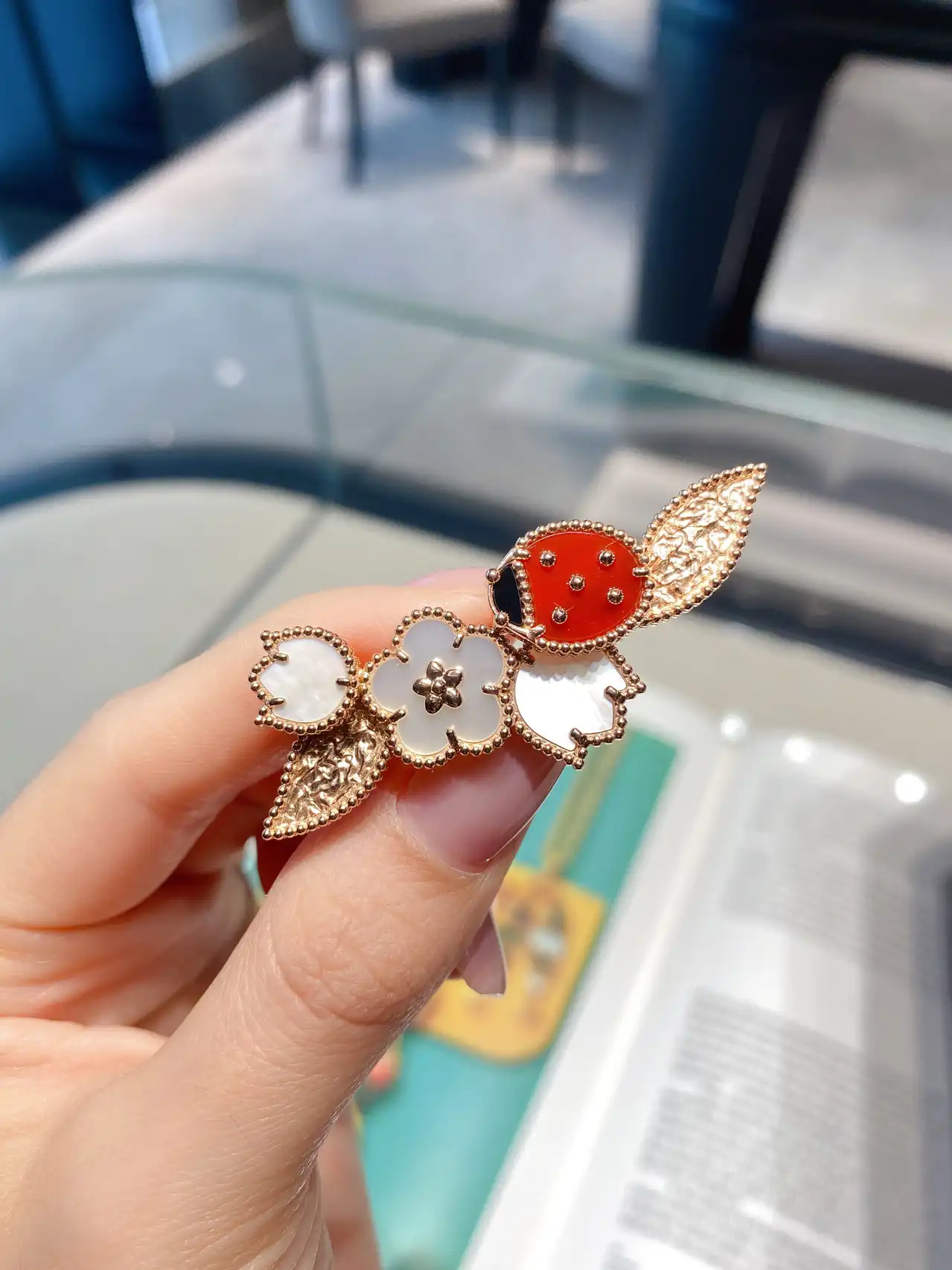 四叶草白贝母手串定制图片展示