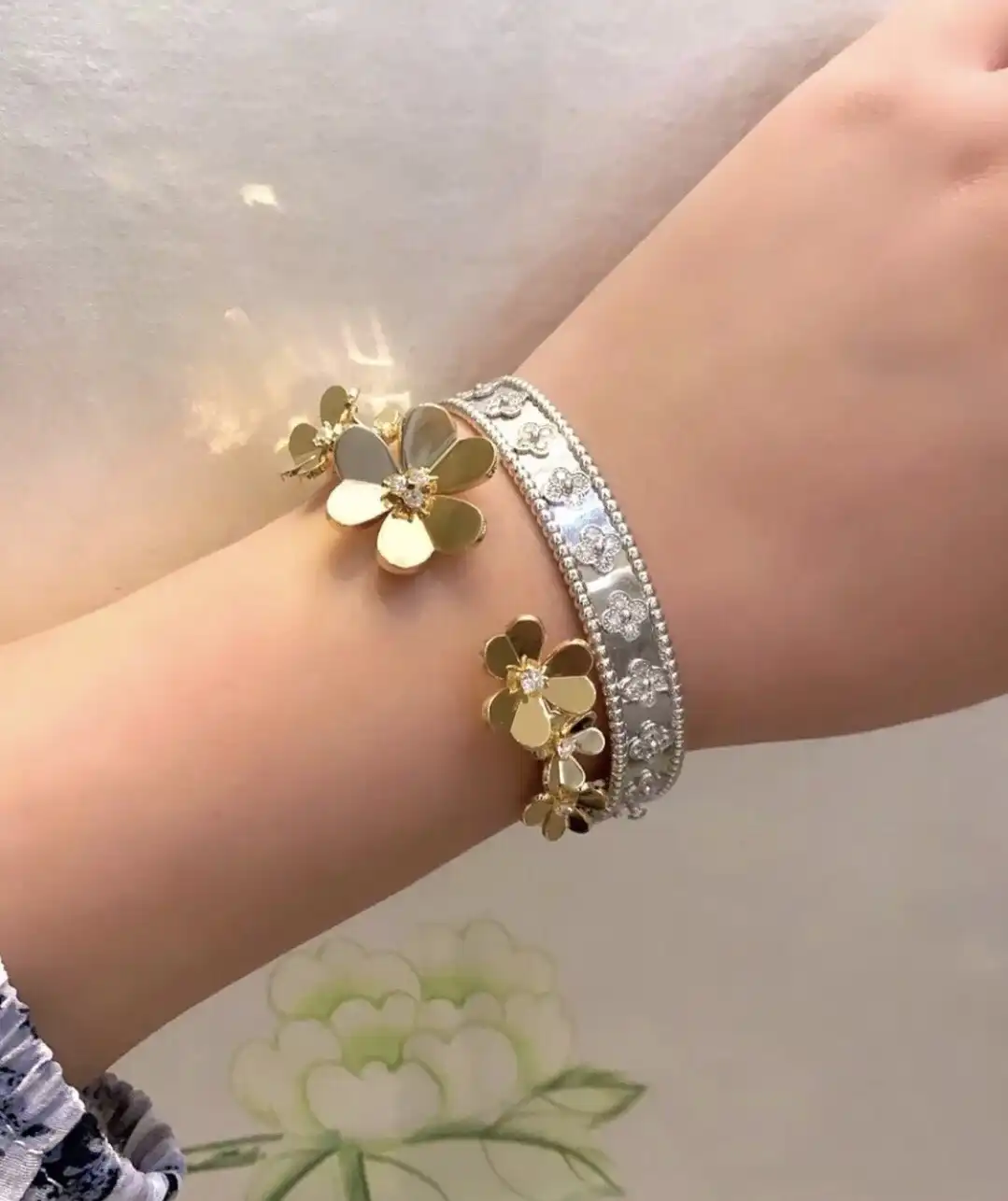 四叶草白贝母手串定制图片展示