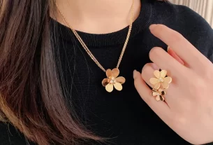 四叶草白贝母手串：天然美饰，祛病养生，时尚潮流必备款！