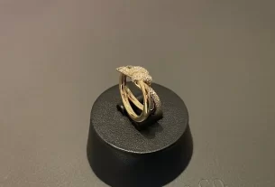 四叶草白贝母手串热销爆款：天然养生美饰，佩戴指南与选购技巧全解析