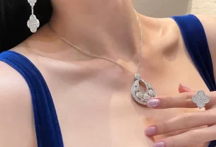 四叶草白贝母手串——天然宝石手链，寓意美好，时尚饰品推荐！