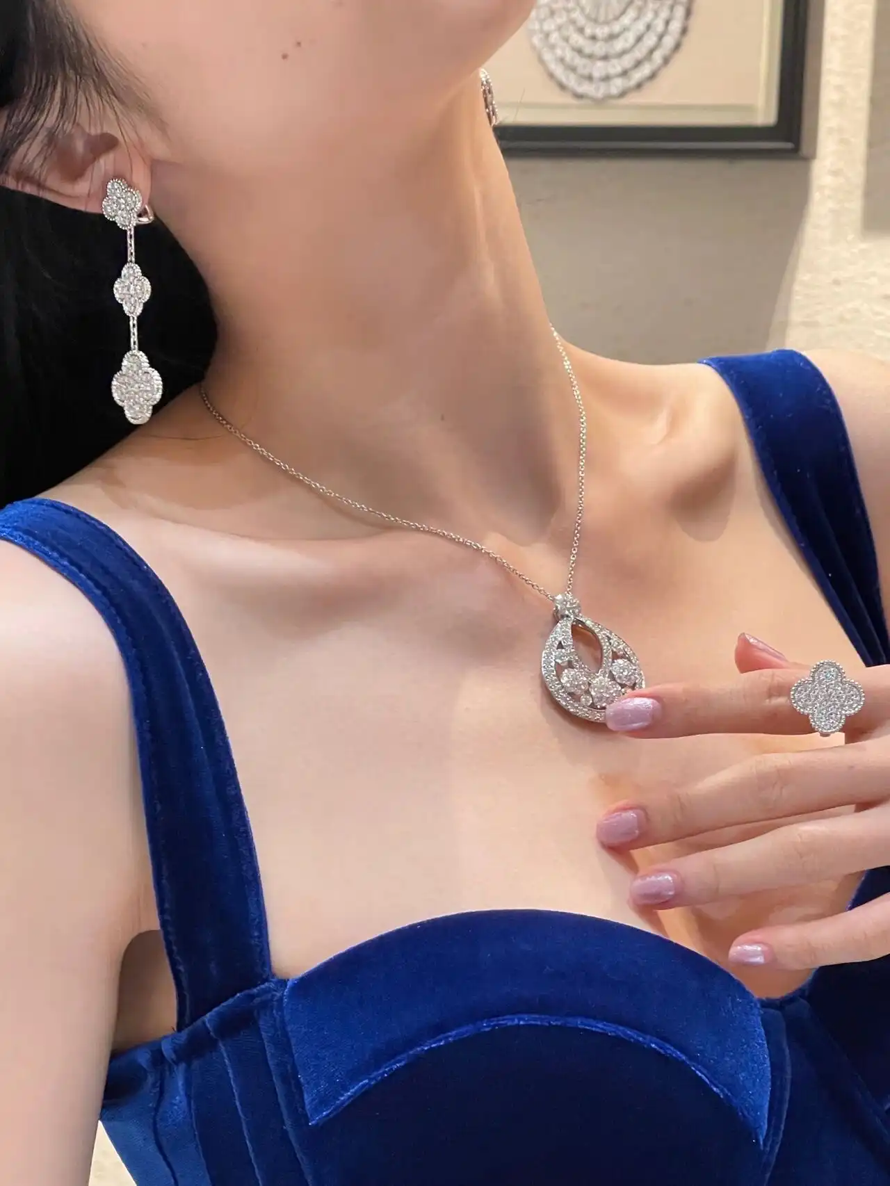 四叶草白贝母手串定制图片展示