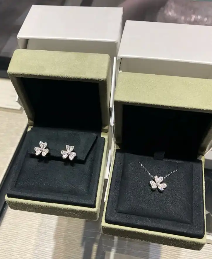 四叶草爱心项链定制图片展示