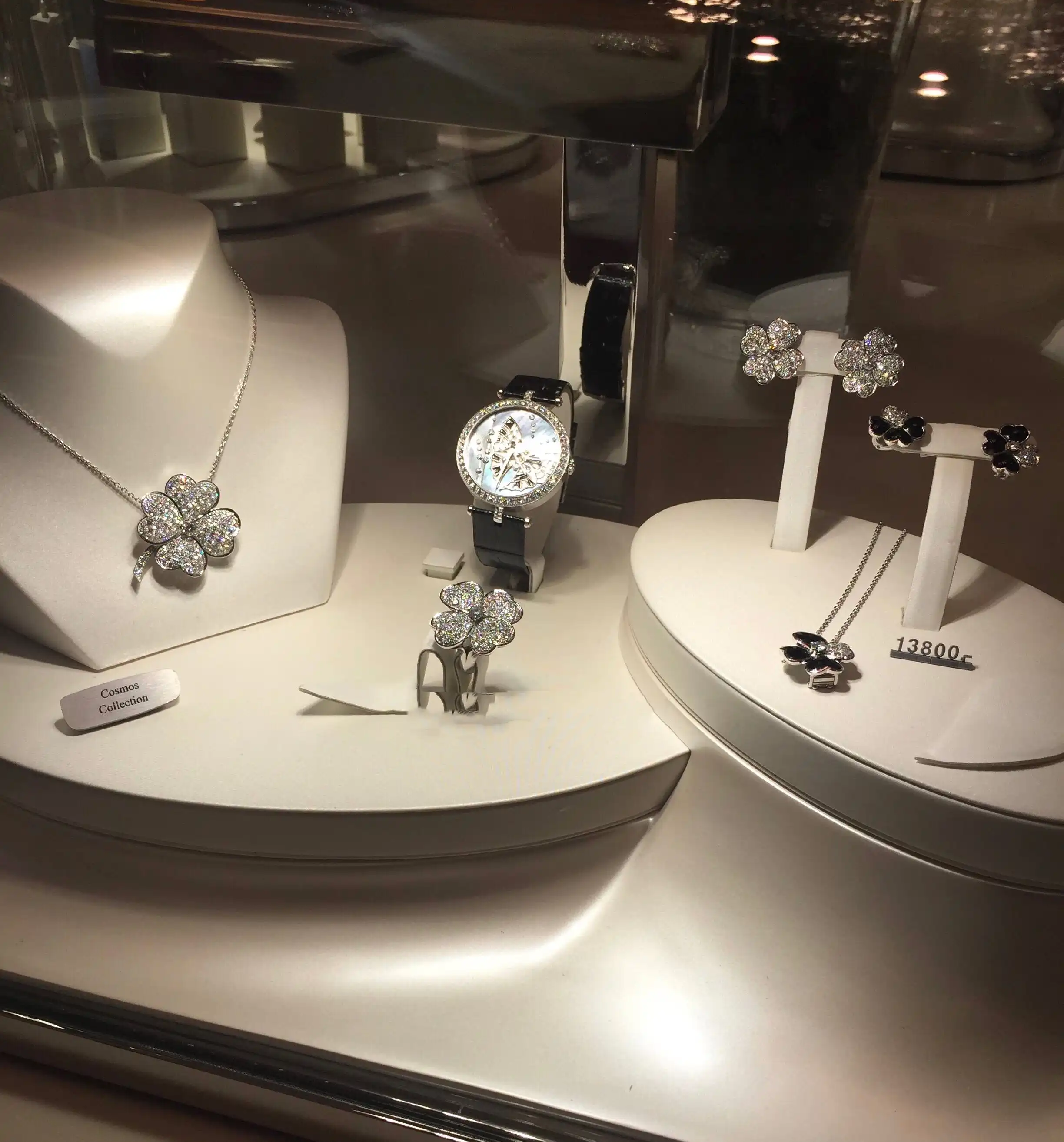 四叶草白贝母手串定制图片展示