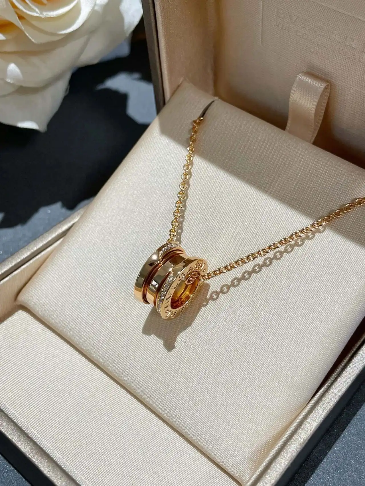 四叶草白贝母手串定制图片展示