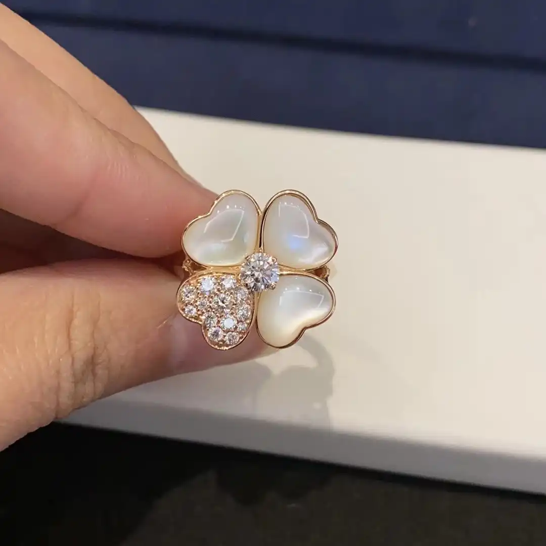四叶草白贝母手串定制图片展示