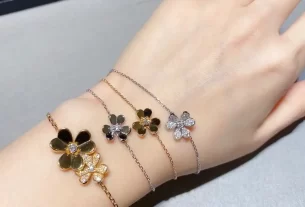 四叶草白贝母手串——天然宝石饰品，四叶草寓意好运，高品质手串热销推荐！