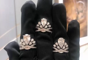 四叶草白贝母手串：天然美饰，养生珍品，探寻幸运四叶草的神秘力量！