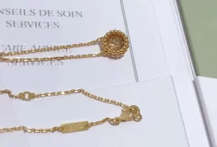 四叶草白贝母手串——天然宝石养生饰品，四叶草寓意吉祥，白贝母净化心灵，热门搜索推荐！