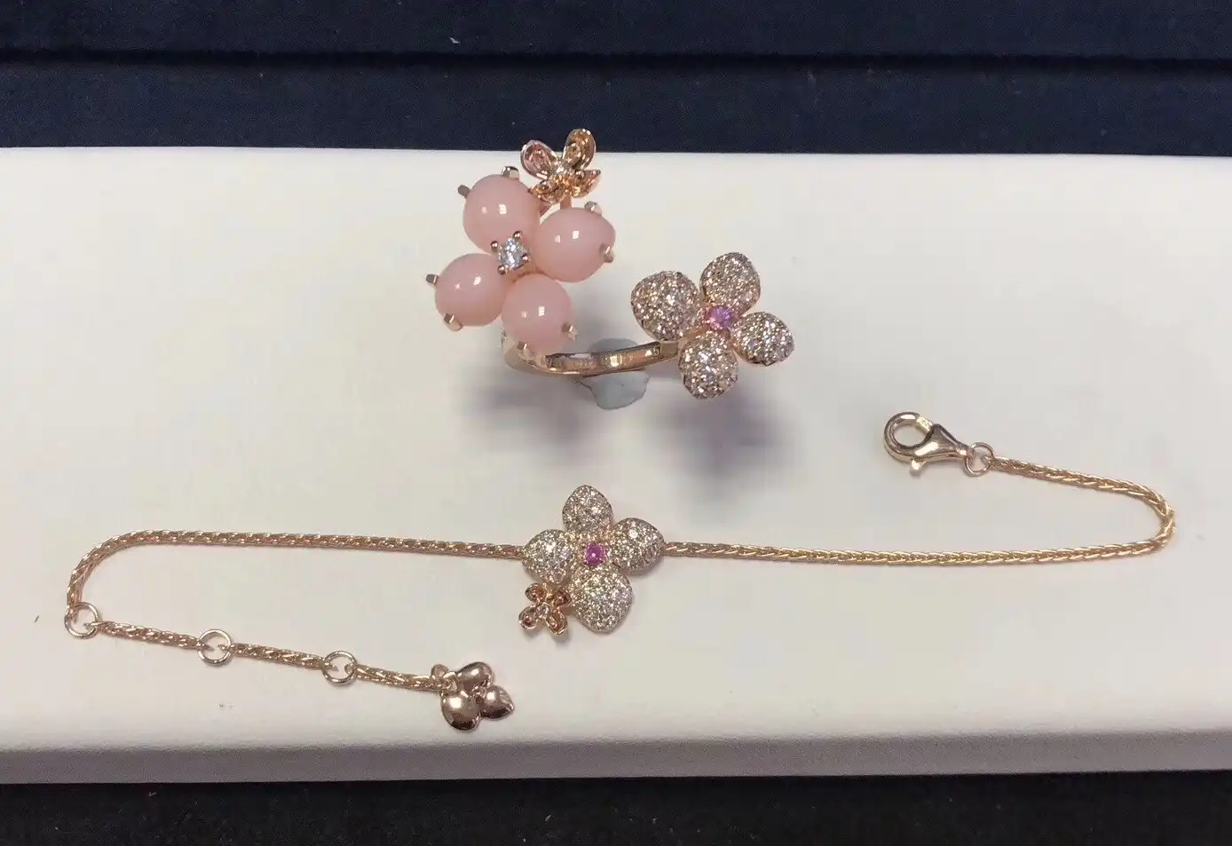 四叶草白贝母手串定制图片展示