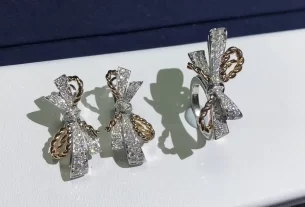 四叶草白贝母手串热销款：天然美饰，提升佩戴者气质的必备饰品！