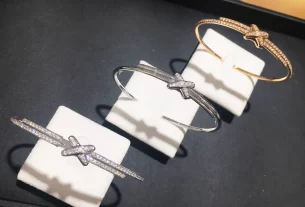 四叶草三花吊坠：寓意吉祥的时尚饰品，必看选购指南与保养技巧