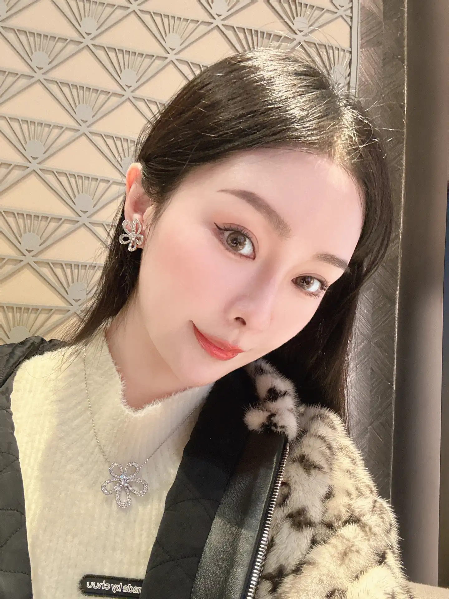 四叶草白贝母手串定制图片展示